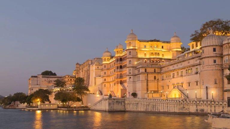 Explore Movie Filming Location Tours: Complete Guide, Facts & Practical Knowledge