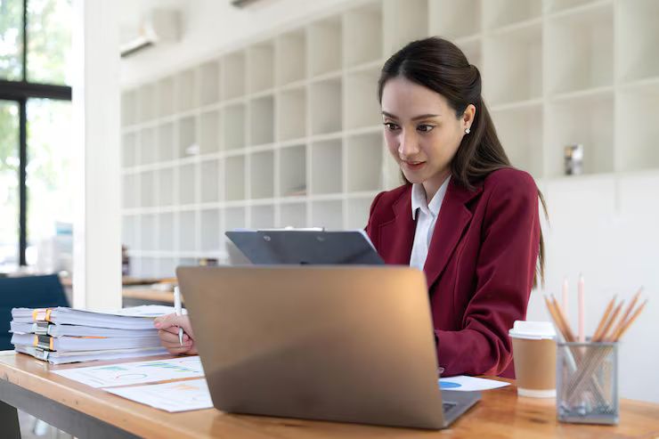 Exploring Top Online Business Administration Degrees for Career Advancement